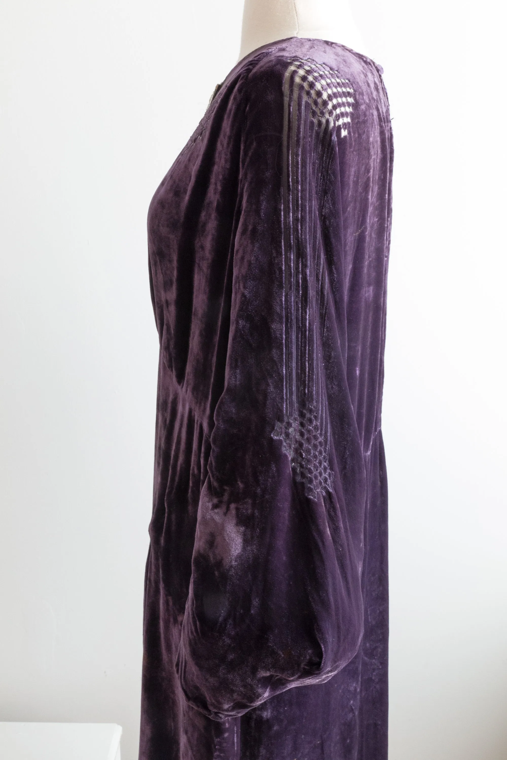 1930's Aubergine Silk Velvet Dress With Burnout Velvet Bishop Sleeves / Large