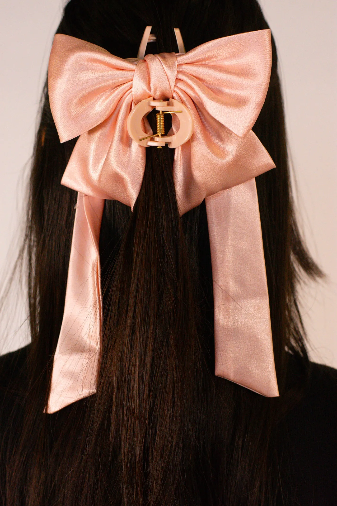 Adorable Effect Light Pink Claw Clip Bow