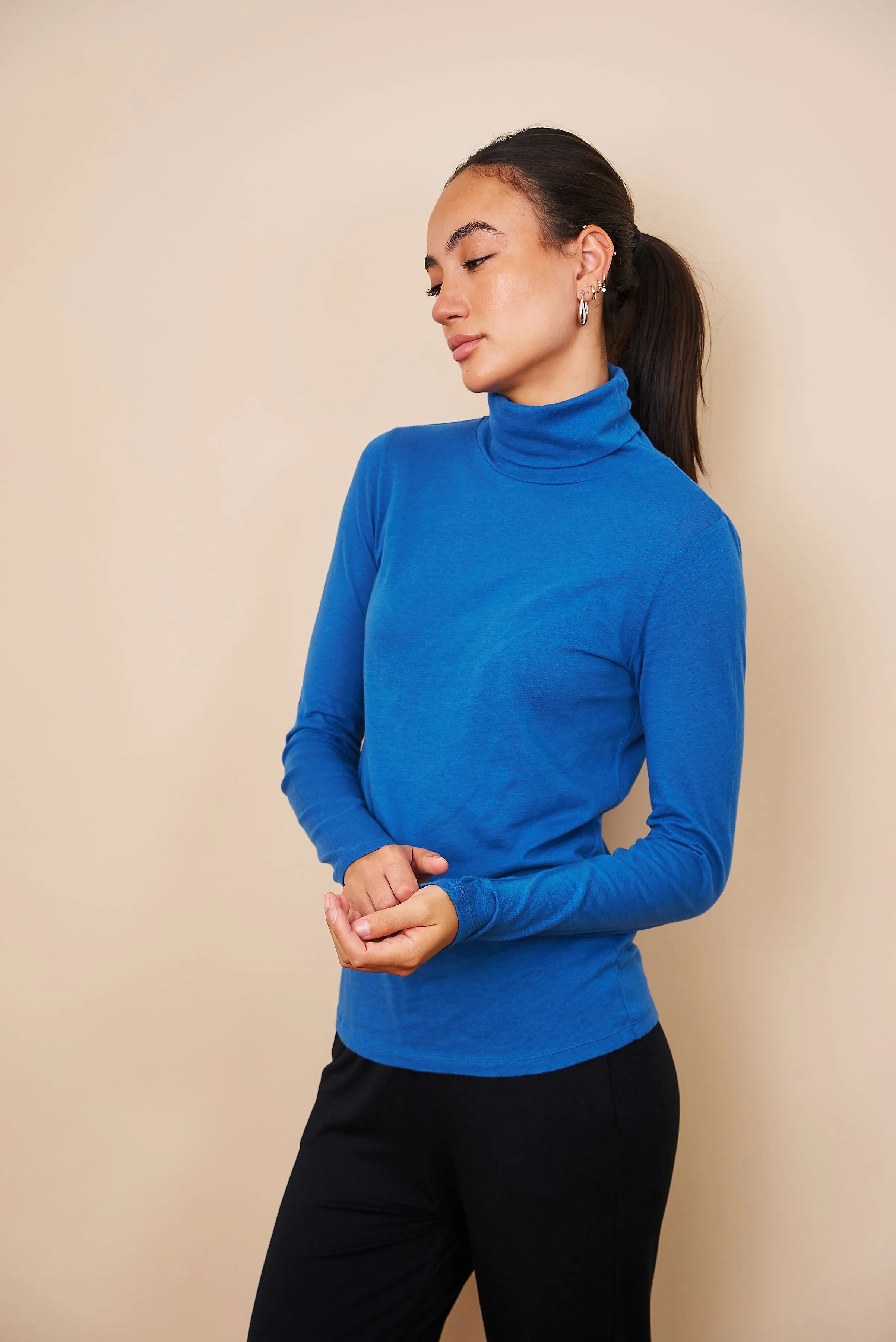 Majestic Cotton/Cashmere Long Sleeve Turtleneck in Bleu Roi/Royal Blue